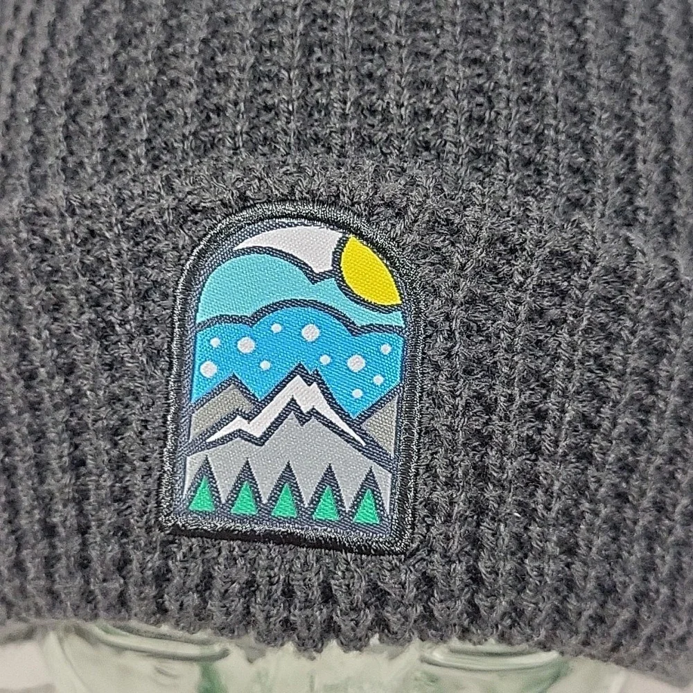 Subaru Waffle Knit Beanie Hat Unisex O/S Gray Mountain‎ Patch Adventure Ski Cap
